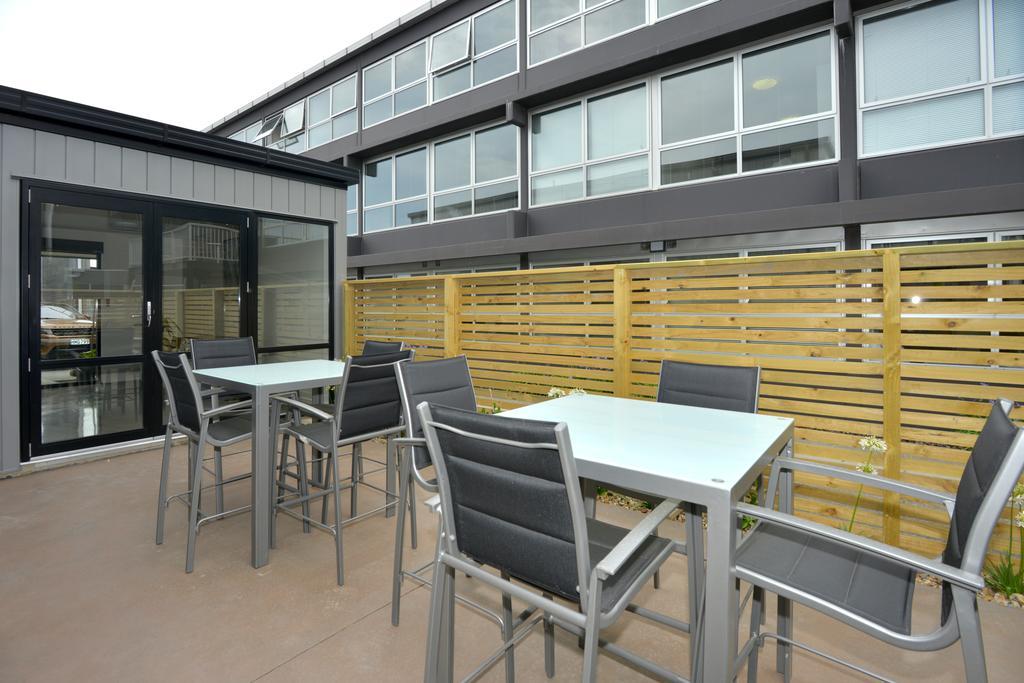 Southwark Hotel & Apartments Christchurch Exterior photo
